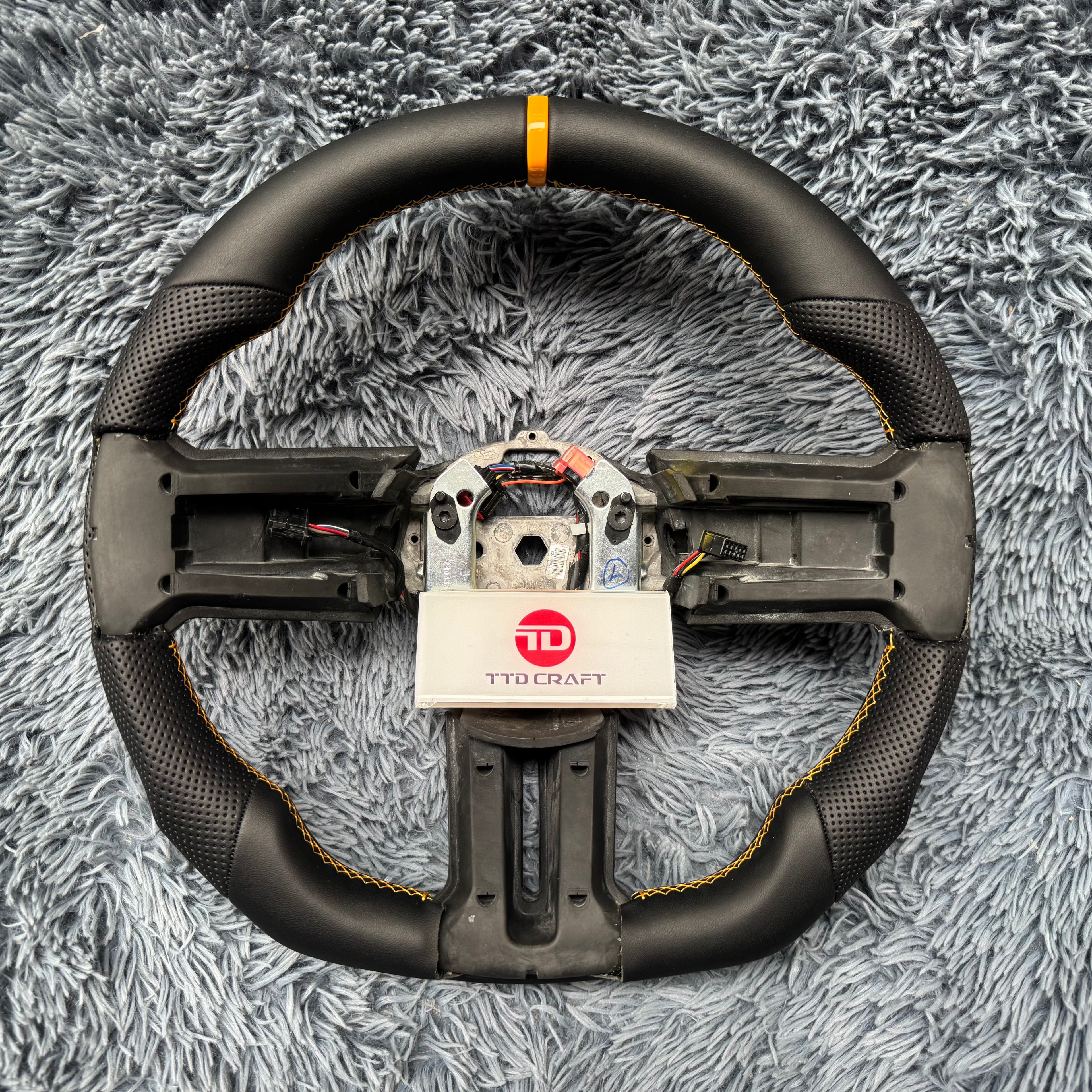 For Ford Mustang 2005-2009 Custom Leather  Steering Wheel