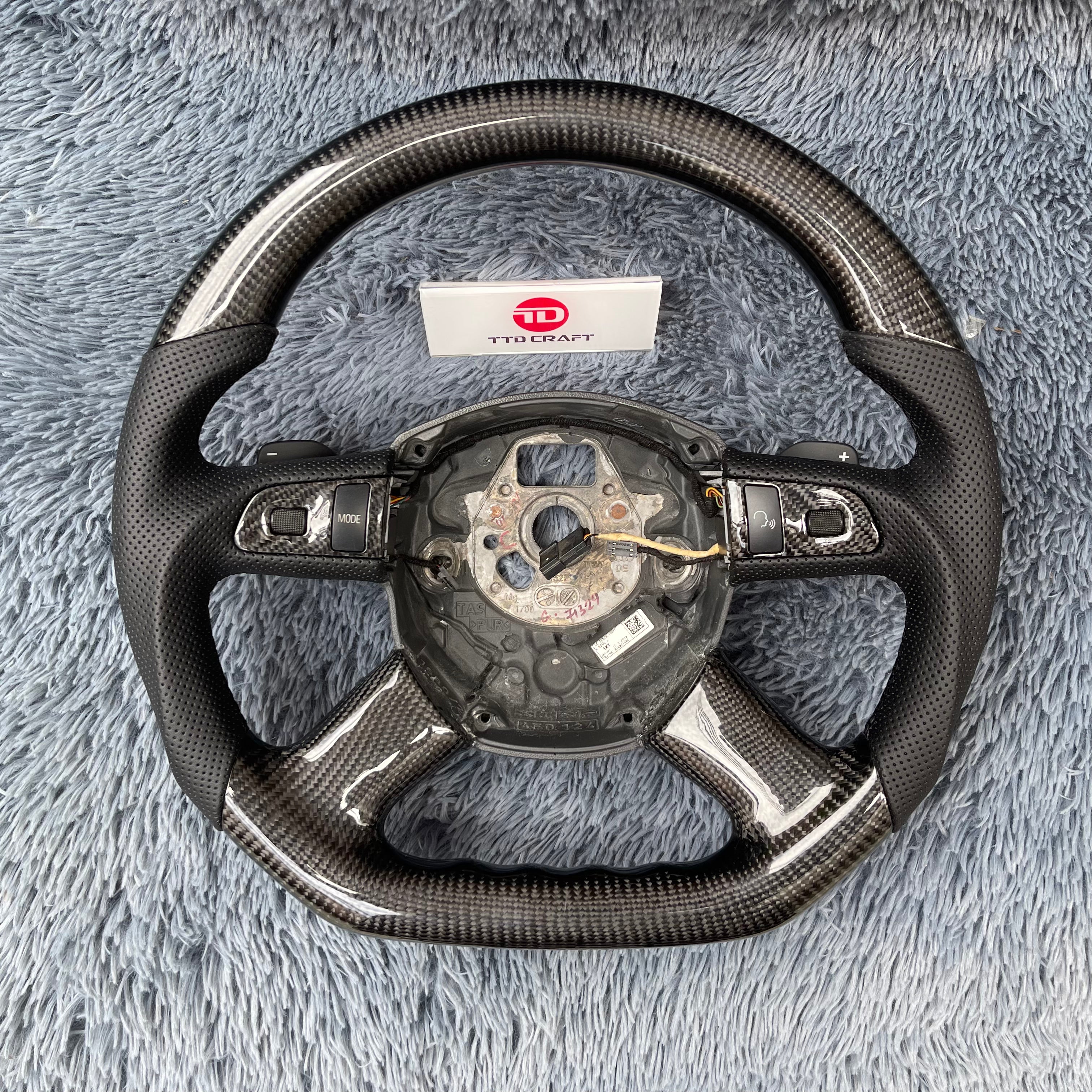 For Audi B7/B8 A4/A6 4-spoke Carbon Fiber Steering Wheel