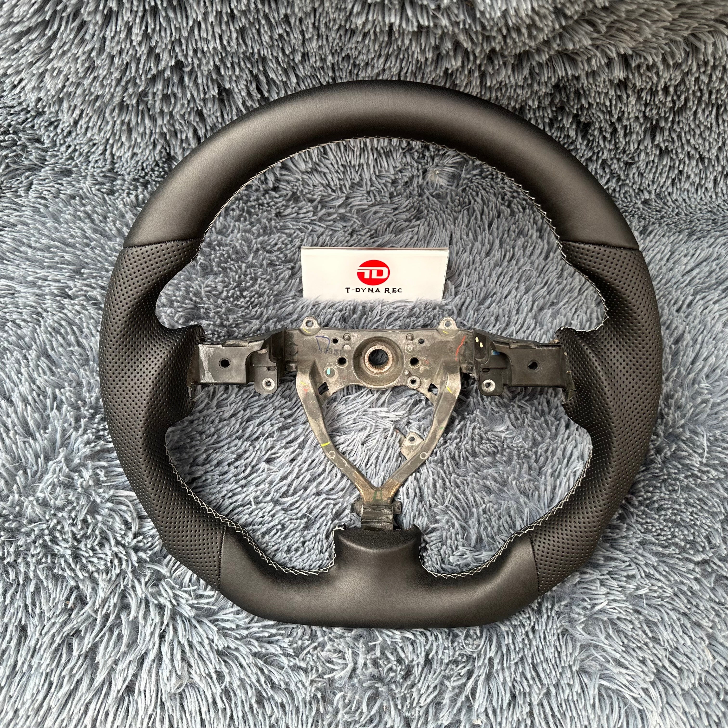 For Toyota 2007-2014 FJ Cruiser Leather Steering Wheel