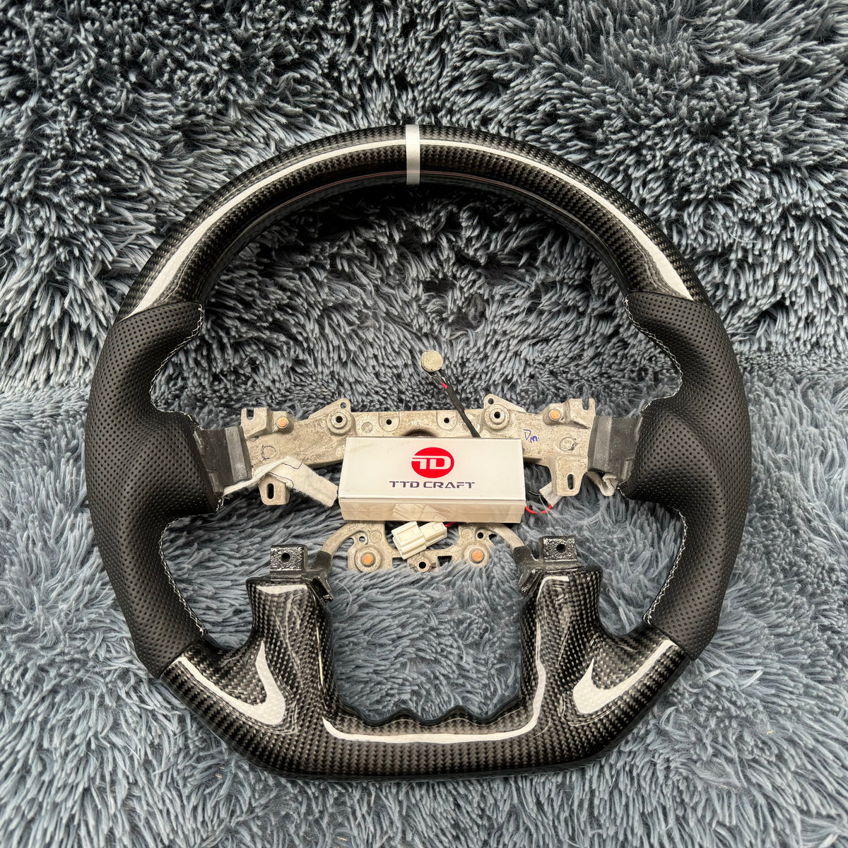 2014-2024 Infiniti QX80 Custom Carbon Fiber Steering Wheel
