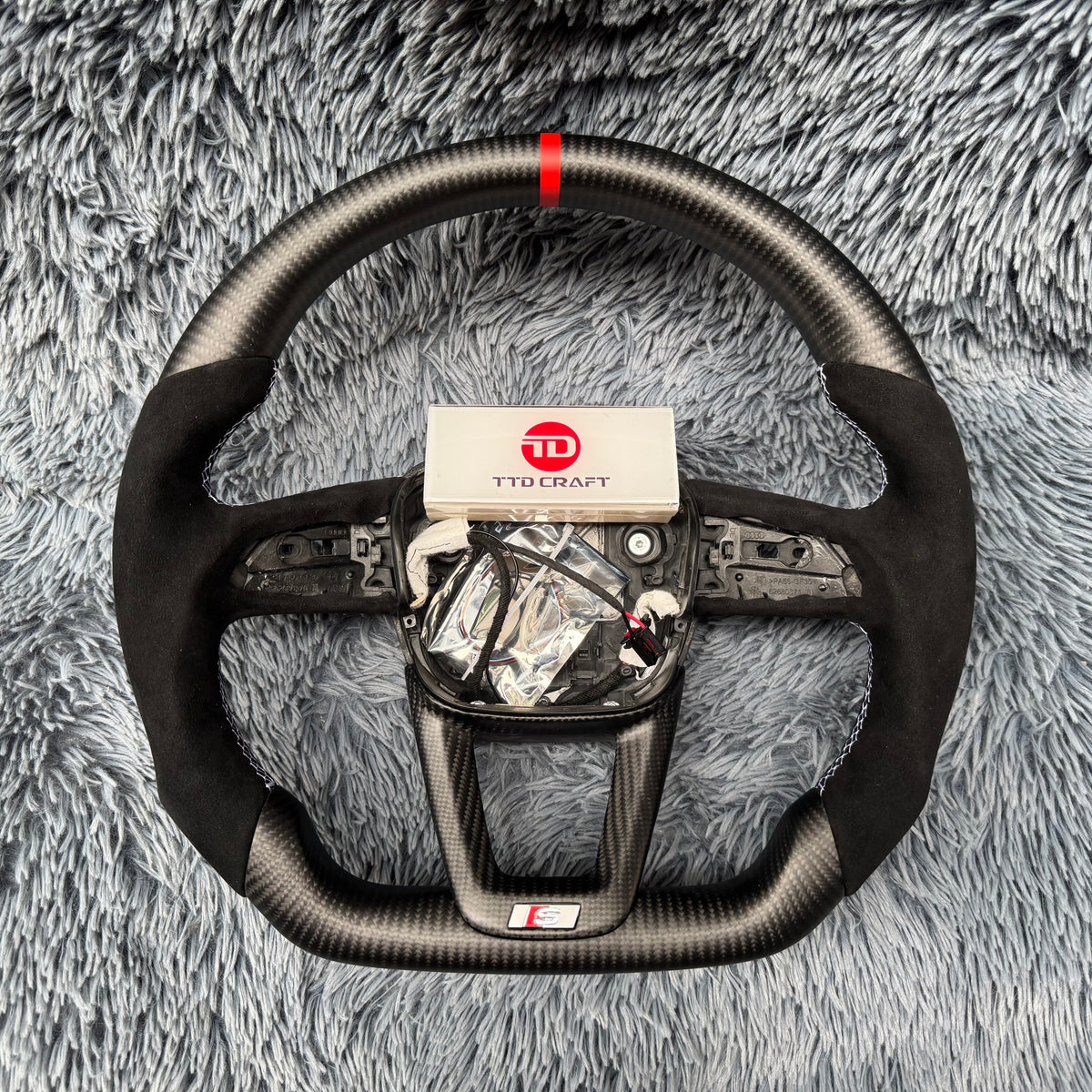 Custom Carbon Fiber Steering Wheel For Audi Q5 Q7 Q8 RSQ7 RSQ8 SQ8 SQ7