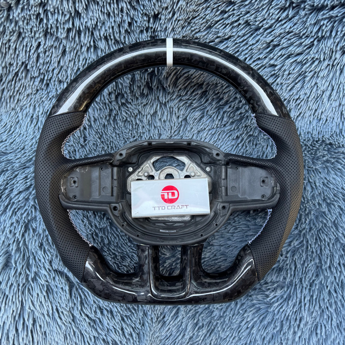 2019 + Volvo S60/V60/S90/V90 Forged Carbon Fiber Steering Wheel