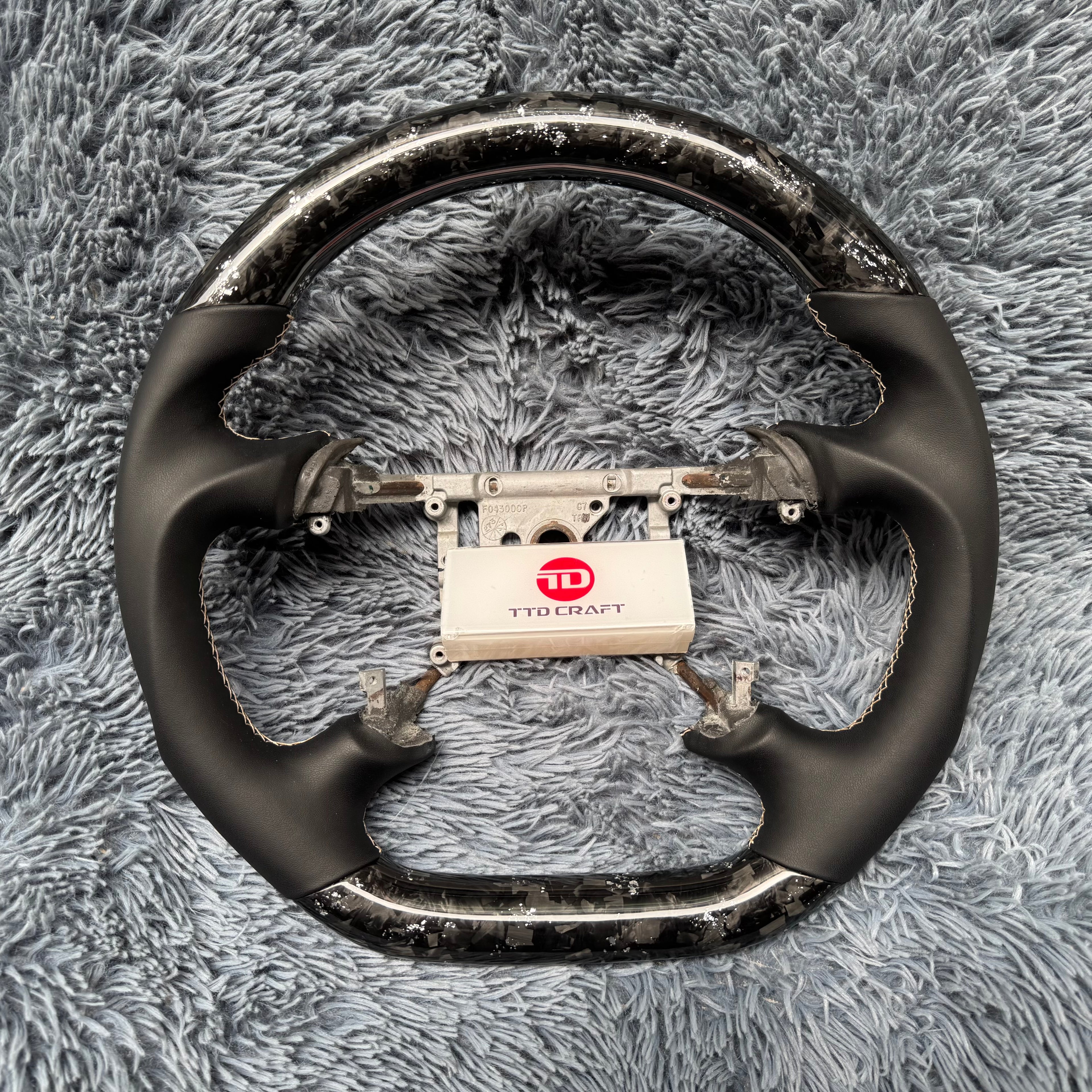 Forged Carbon Fiber Steering Wheel For Ford Mustang 1994-2004