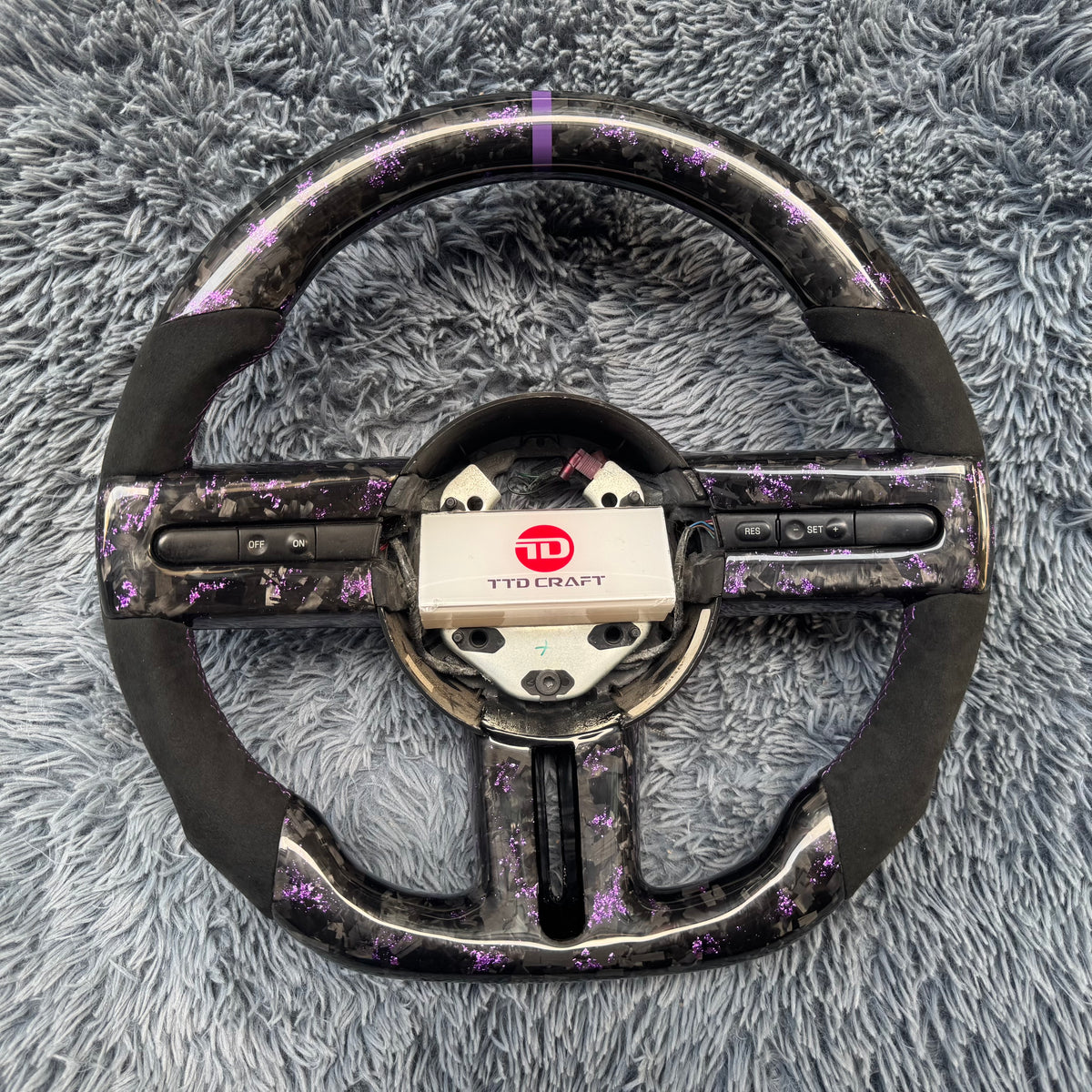 Forged Carbon Fiber Steering Wheel For Ford Mustang 2005-2009